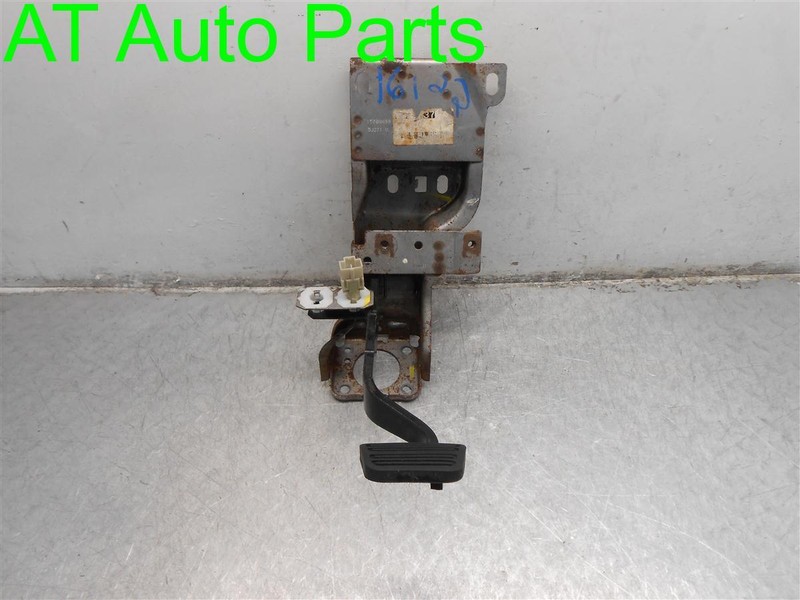 2006 GMC CANYON BRAKE BREAK PEDAL OEM 15784499
