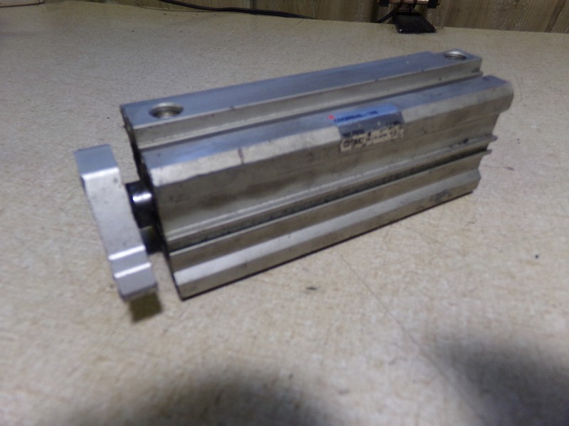 SMC CDQM40-100 Air Cylinder *FREE SHIPPING*