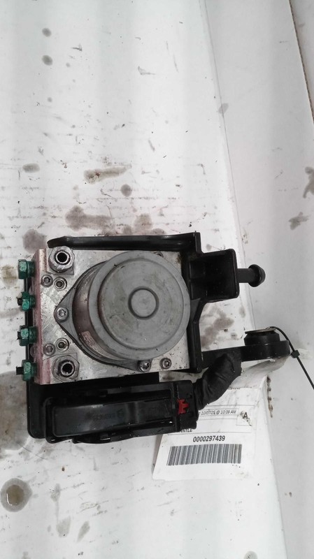 2018 Buick Enclave ABS Hydraulic Assembly OEM 84401912 74K Miles Black