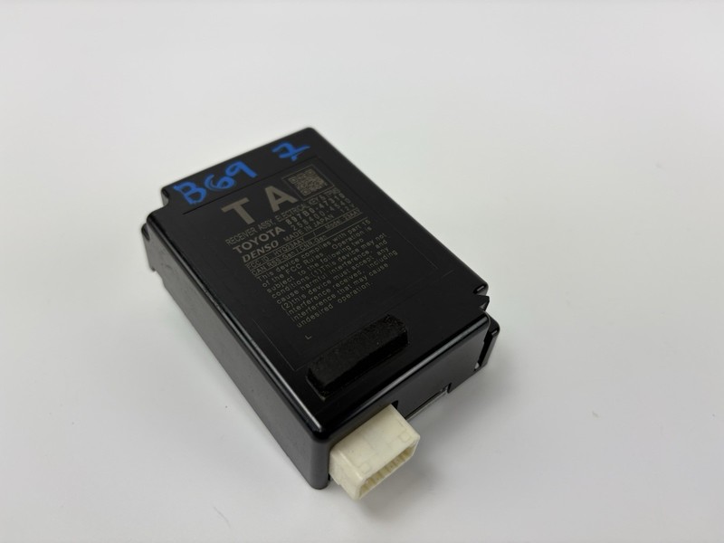 2019-2020 TOYOTA PRIUS OEM. TIRE PRESSURE SENSOR MONITOR MODULE 897B0-47310