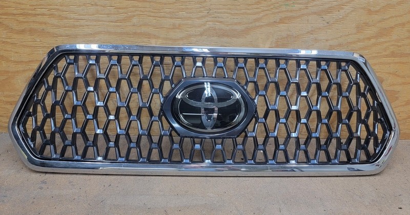2016 17 18 2019 TOYOTA TACOMA SPORT SR5 Front Bumper Upper Grille W/ Emblem OEM