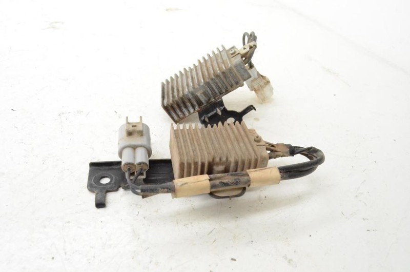 2007-2014 Toyota Fj Cruiser MT 4x4 Fuel Pump Resistors 23080-31660