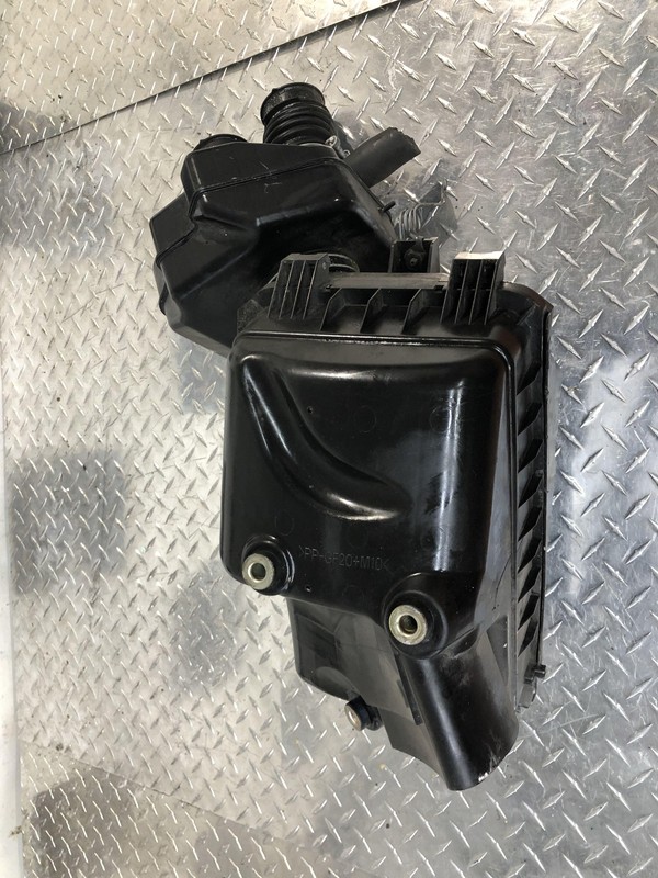 2000-2004 Toyota Avalon Air Cleaner Box Assembly 3.0 V6 Oem Tested