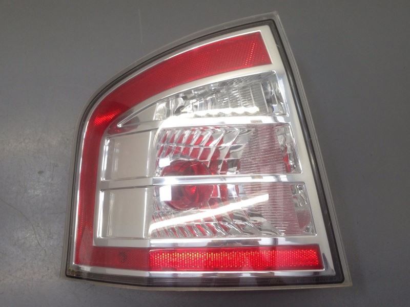 Left Driver Side Tail Light Lamp Silver Shaded Fits 2007-2010 Ford Edge 2141