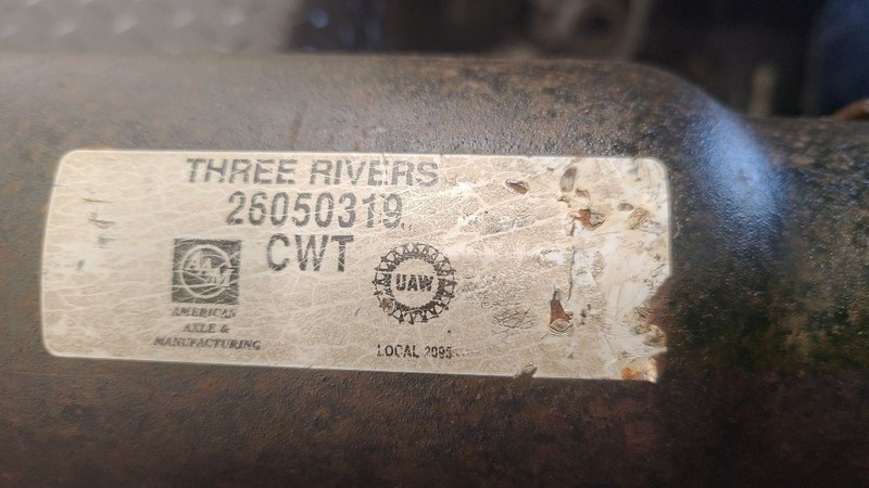 95-00 Chevrolet Tahoe 4 Door 4x4 Rear Drive Shaft OEM 07849724