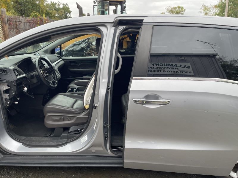 2018-24 HONDA ODYSSEY LEFT ROCKER W/POST SILVER PC:NH830M AT FWD 78K EX-L 58660