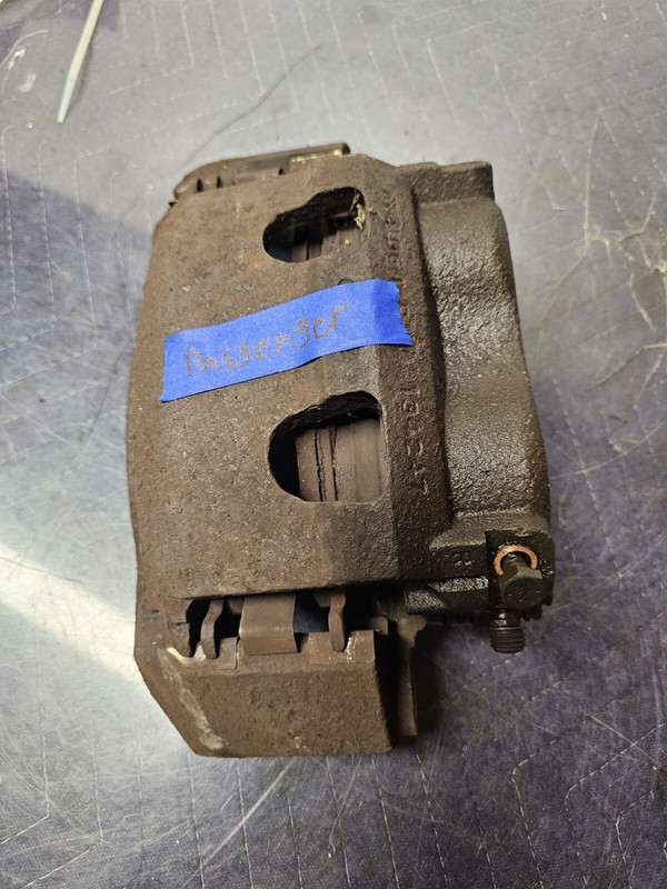 Passenger Right Front CaliperFits 2005Ford E350 Van 6.0