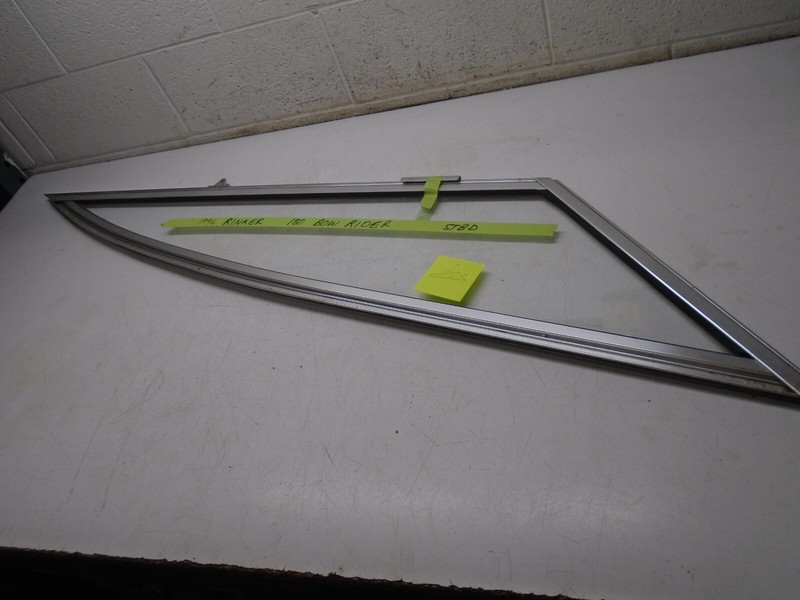 ZB 1996 Rinker Bow Rider 180 STB Right Driver Wing Water Bonnet