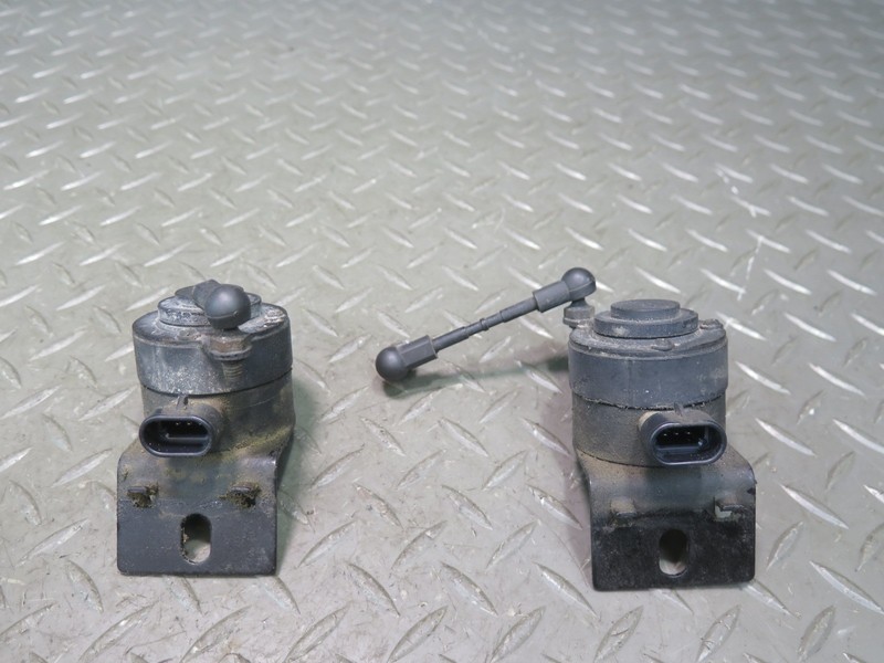 2004-2009 CADILLAC XLR FRONT SUSPENSION HEIGHT LEVEL SENSOR SET OF 2