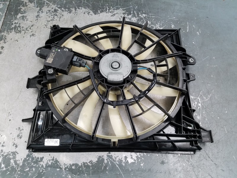 2013 13 - 15 Cadillac ATS Radiator Fan / Shroud #9191 A1