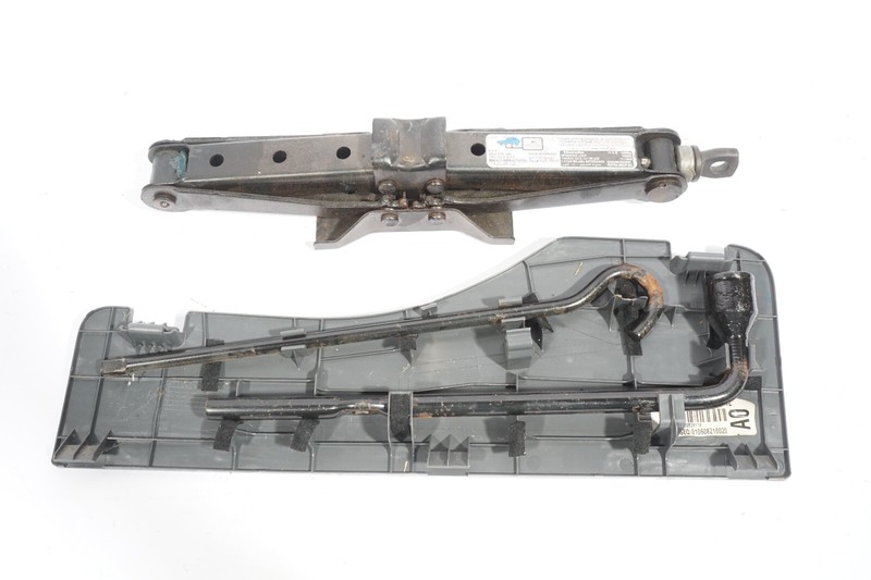 2005 - 2010 HONDA ODYSSEY EMERGENCY JACK TOOLS OEM