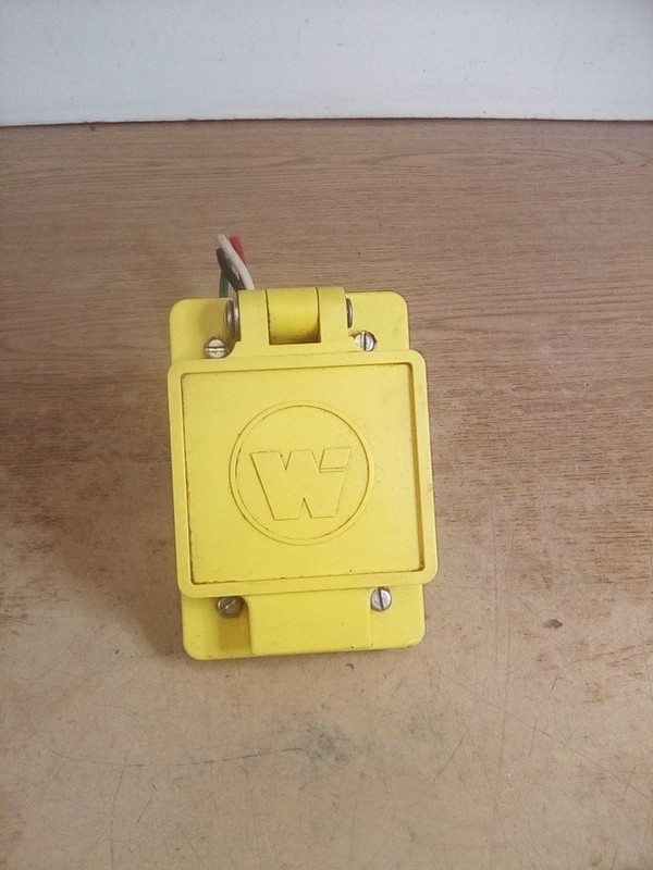 Daniel Woodhead Watertight Receptacle L16-30R 30A 480V
