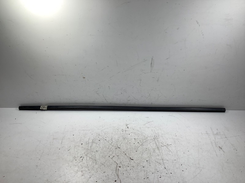 06-011 Honda Civic Coupe Right Door Belt Molding Black OEM