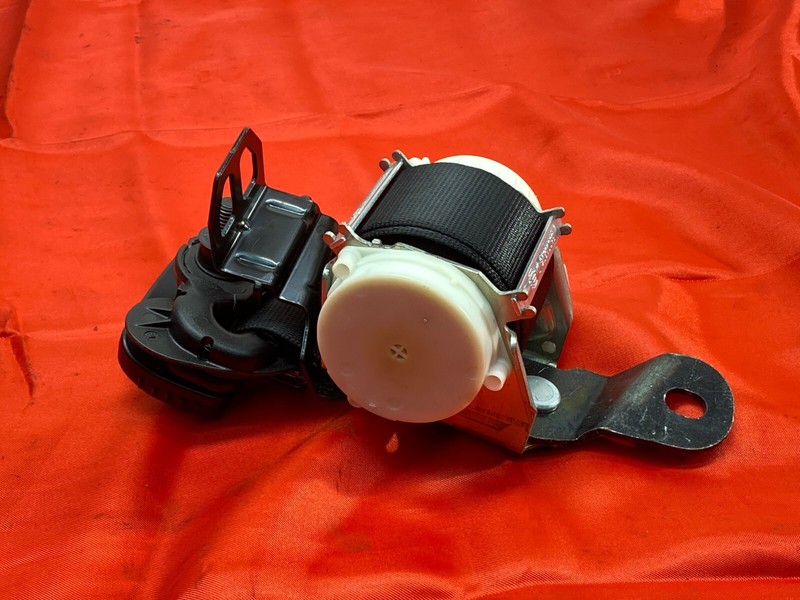 16-22 BMW F48 X1 Rear Center Middle Seat Upper Seatbelt Retractor Black 51K OEM✅