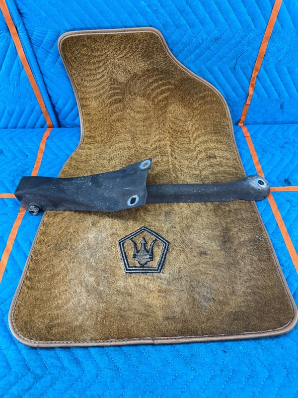 1989–1991 CHRYSLER TC MASERATI Rear Support Mounting Bracket OEM