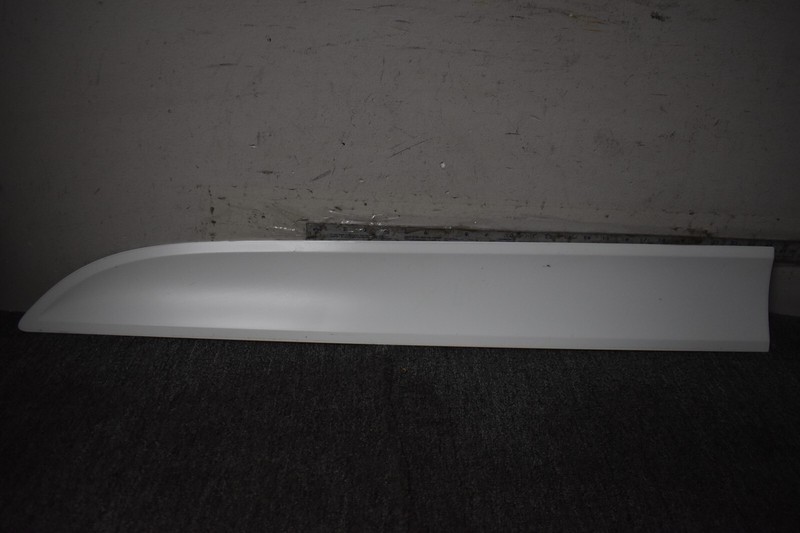2015-2018 PORSCHE MACAN LEFT SIDE DOOR MOLDING FACTORY OEM