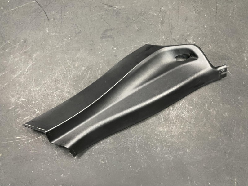 Rear Left C Pillar Lower Trim Panel 2018 BMW X1 51477392881 2016 2017 2019 -2022