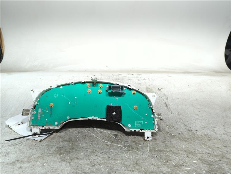 2005 Saturn VUE Speedometer Gauge Cluster OEM White 83K Miles - QA [257-04321]