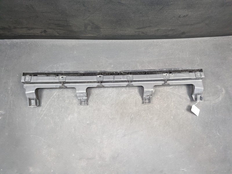 Rear Bumper Center Bracket 2016 Dodge Grand Caravan 5113107AC 2011 2012-2020
