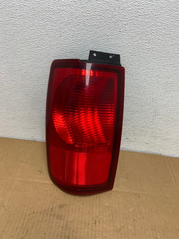 1998 to 2002 Lincoln Navigator Left Driver LH Side Tail Light Oem AC7537 LK
