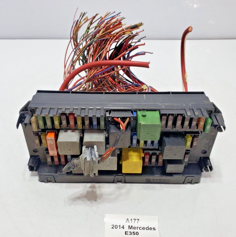 ✅ 2010-2018 OEM Mercedes C207 E350 Front Relay Fuse Box SAM Module