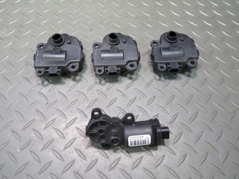 2004-2009 CADILLAC XLR A/C HEATER HVAC BLEND DOOR ACTUATOR MOTOR SET