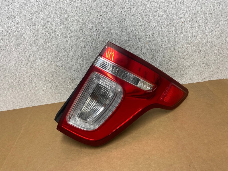 2011-2015 Ford Explorer Police Package Right Passenger Side Tail light AE2894 LK