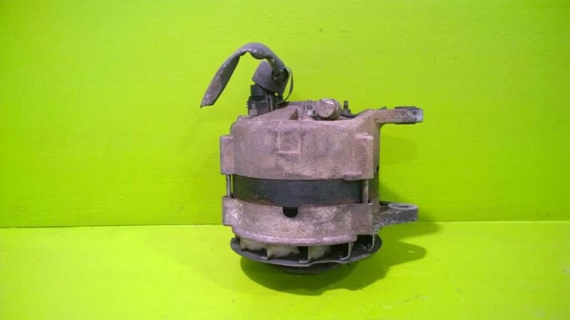 81 82 83 84 TOYOTA HALFTON PICKUP ALTERNATOR OEM 3068-24