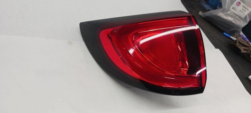 17-'19 CHRYSLER PACIFICA Left Driver Outer Taillight LED OEM Grade A
