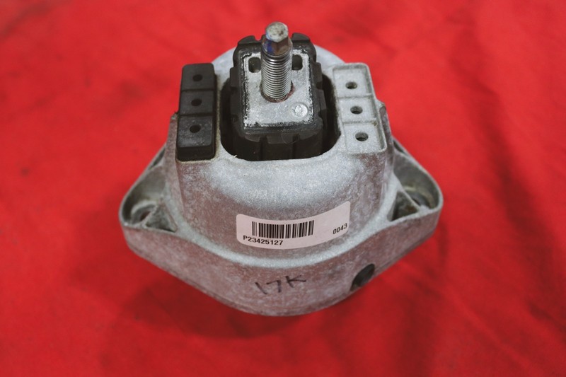 16-24 Camaro SS CTS-V RH Pass Side Motor Engine Mount Isolator OEM *USED*