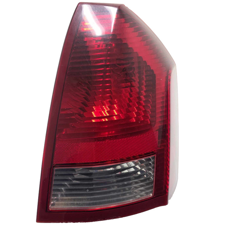 Chrysler 300 RH Passenger Tail Light Assembly 2006 P/N 4805850AE