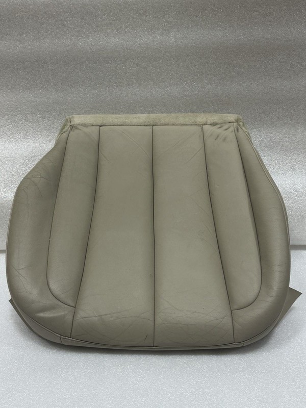 2000-2004 TOYOTA AVALON RIGHT PASSENGER FRONT SEAT BOTTOM CUSHION IVORY LF01