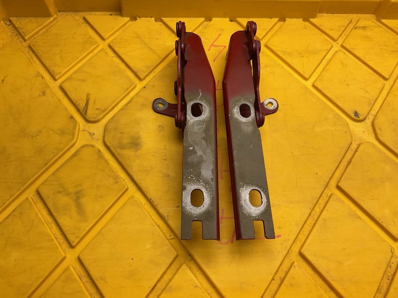 2009-2019 Dodge Journey RH and LT Hood Hinges 05178240AB 05178241AB