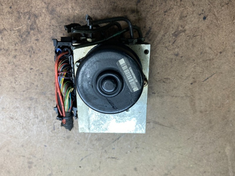 2006 - 2007 Mercedes C280ABS Anti Lock Brake Pump Module a2035454732 J5614 DG