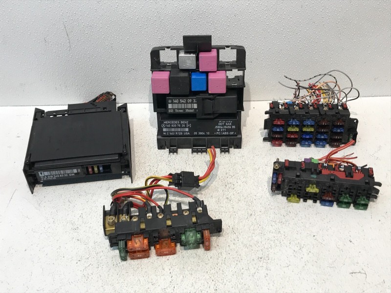 94-99 Mercedes W140 S500 Front Under Hood Fuse Relay Box Panel OEM Set