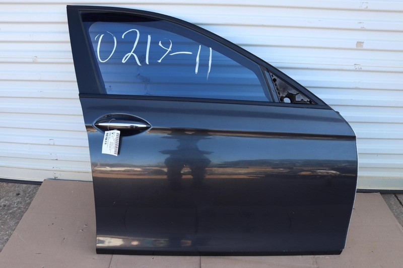 2011-2016 BMW 550I F10 FRONT RIGHT PASSENGER SIDE DOOR W/ GLASS GRAY OEM