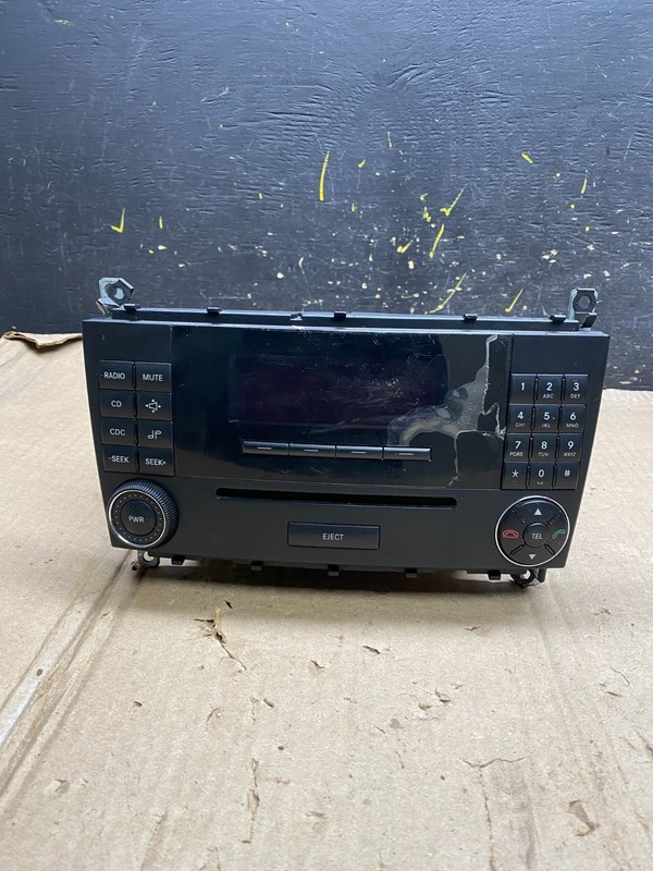 2005 2006 2007 Mercedes W203 C230 C240 Head Radio CD Player Stereo X5786 DG