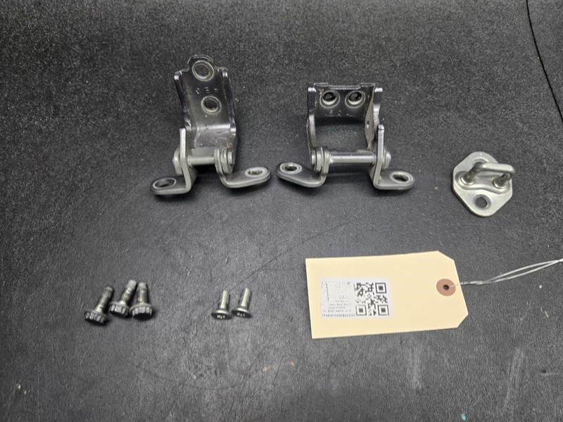 Front Left Door Hinges + Striker Set 2019 Honda CR-V 67450-T2A-H11ZZ 2017 - 2025
