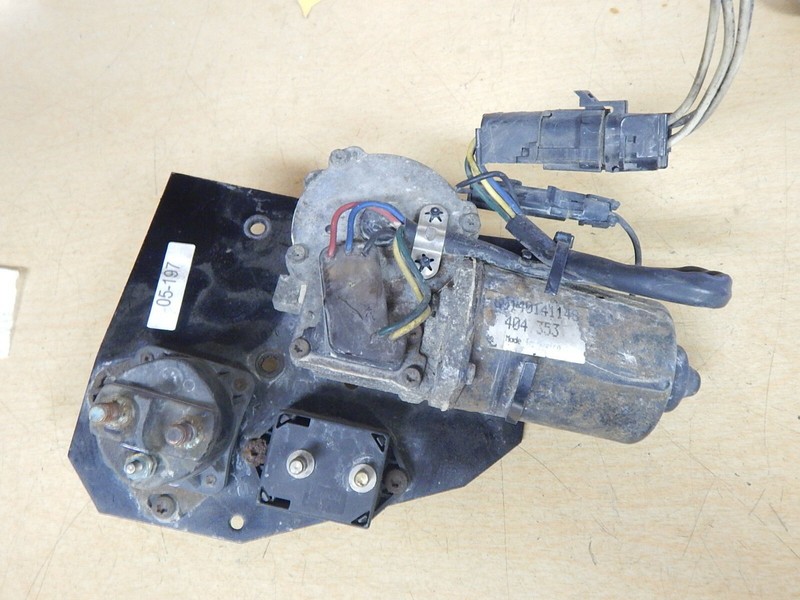 Wiper motor Assembly 404.353 65140141148 *FREE SHIPPING*