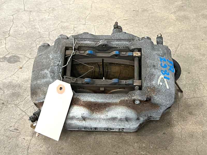 ⭐2003-2007 LEXUS LX470 AWD FRONT RIGHT PASS BRAKE CALIPER 126K OEM LOT2581