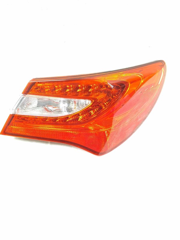 2012 Chrysler 200 RH Passenger Tail Light Light Scratches Part# 5182524AE