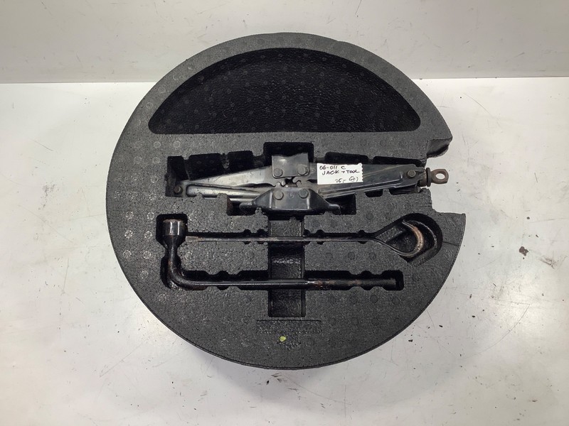 06-011 Honda Civic Jack Tool KIT OEM