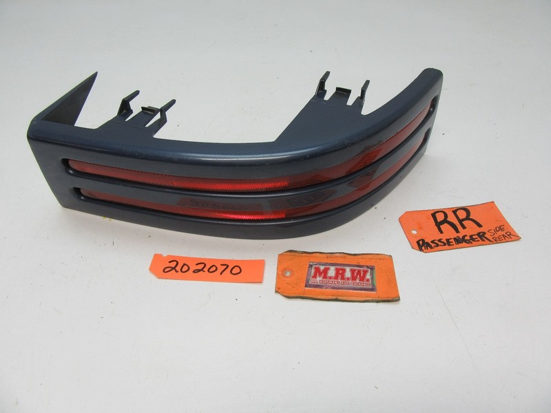 INTREPID TAILLIGHT PANEL QUARTER PANEL REAR BUMPER BODY FILLER COVER MOLDING RR