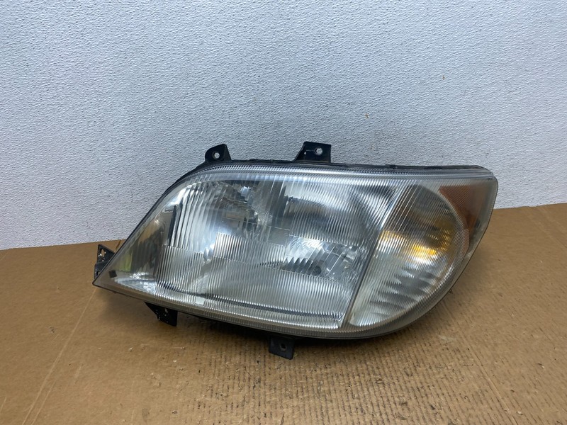 2005 to 2006 Mercedes Sprinter Headlight Left Driver Side Halogen Oem AA9856 DG