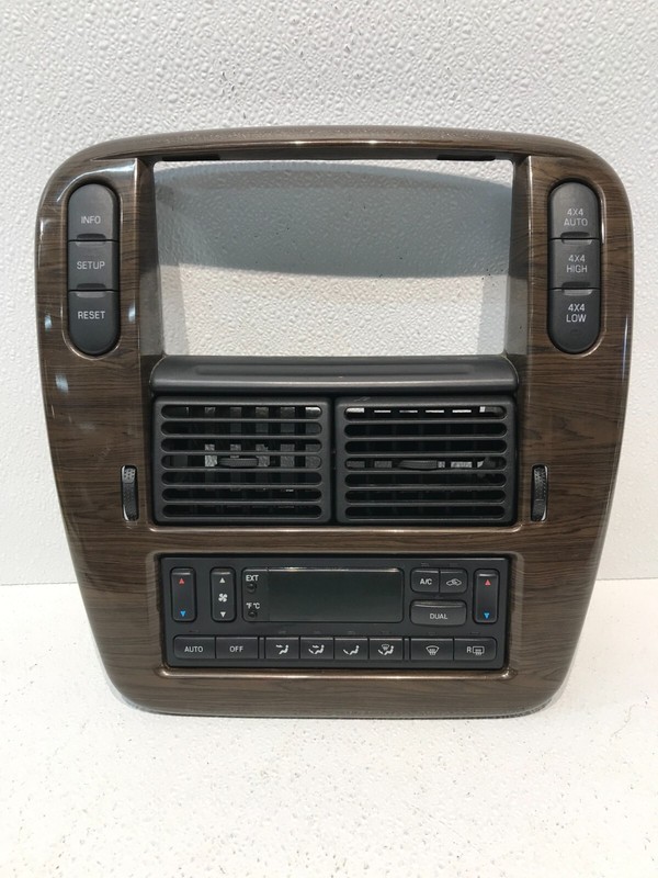 02-05 Ford Explorer Mercury Mountaineer Woodgrain Radio Dash Bezel Vent