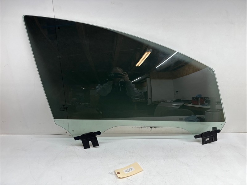 2016-2020 Tesla Model X Front Passenger Side Door Window Glass Right 42070 S1