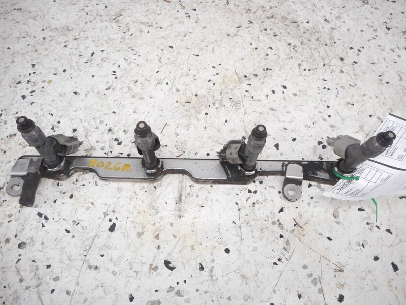 2013 13 Ford E250 E-250 Fuel Injection Rail RH Right Side OEM