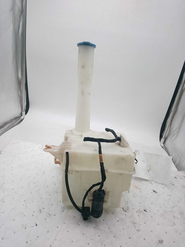 Used Washer Fluid Reservoir fits: 2009 Hyundai SonataGrade B