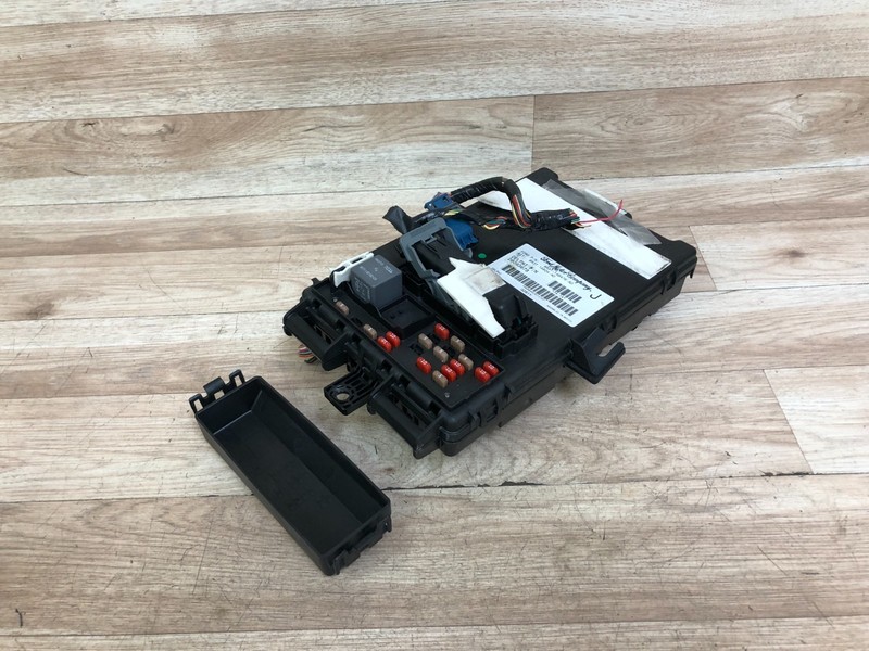 FORD MUSTANG OEM FRONT BODY CONTROL MODULE BCM SAM FUSE BOX FUSES BLOCK 07-09 2