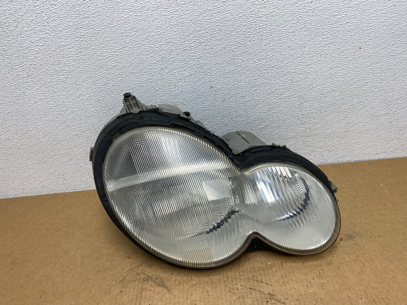 2002 to 2004 Mercedes-Benz C320 C230 Coupe Halogen Right Headlight OEM AC1811 DG